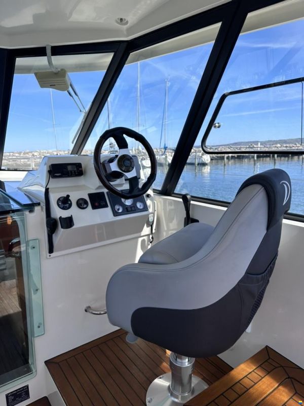 Delphia Escape 1050