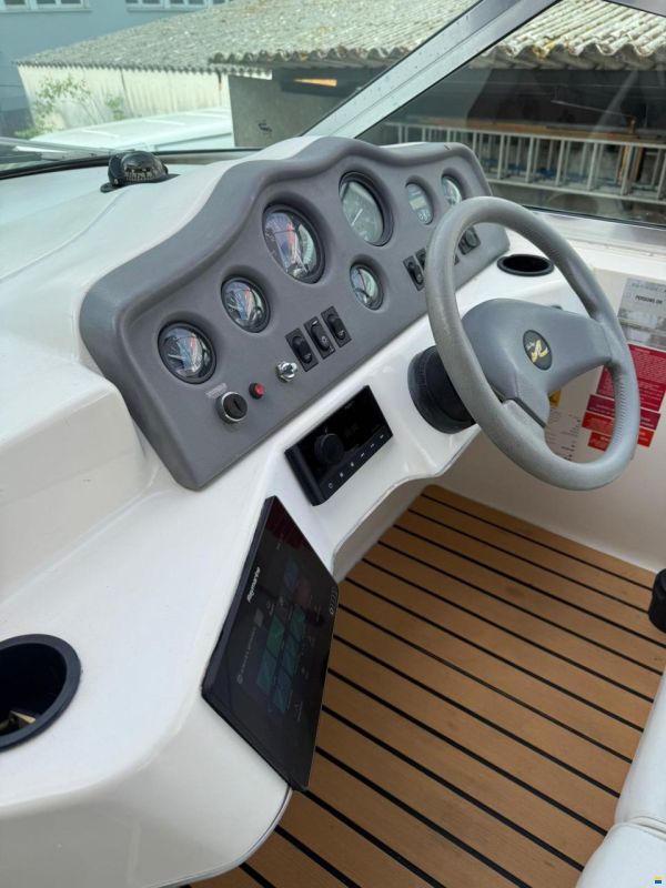 Sea Ray 230