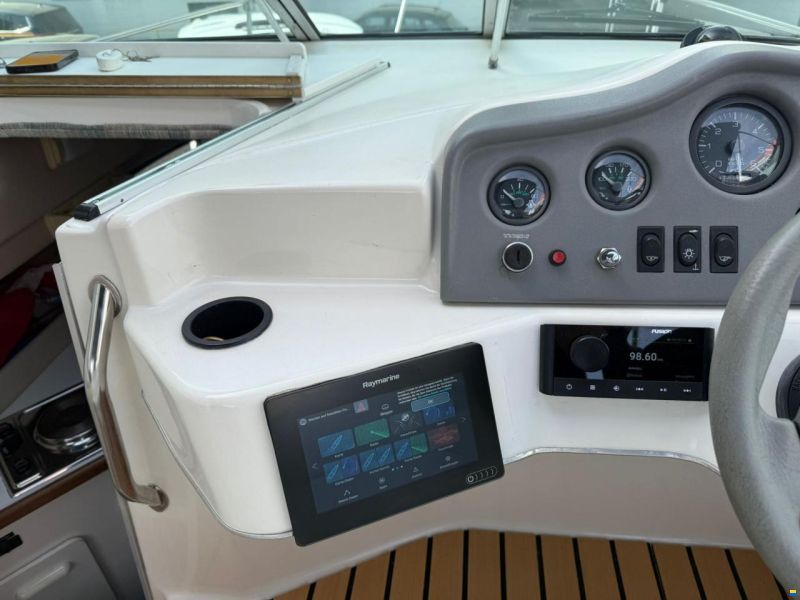 Sea Ray 230