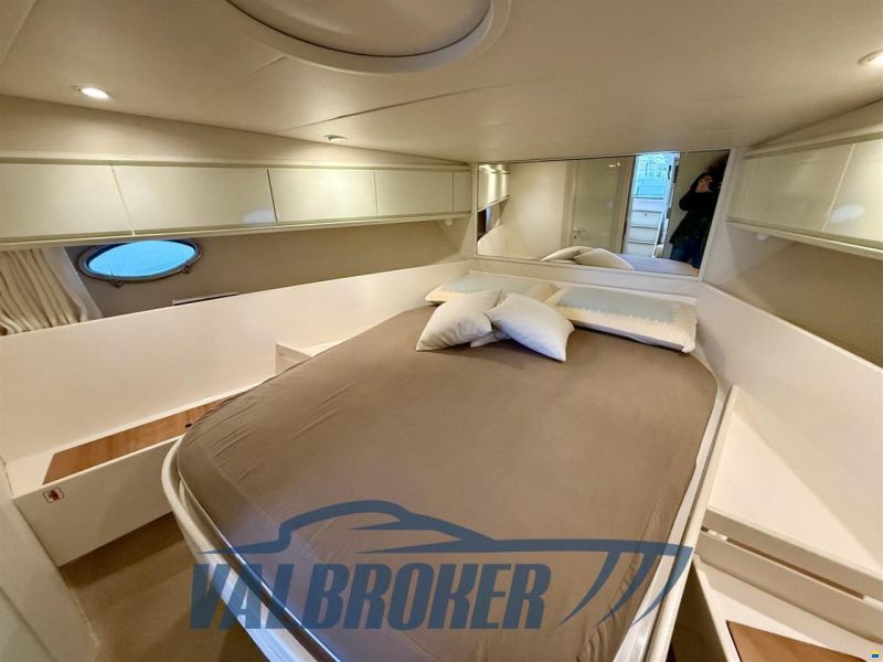 Pershing 40