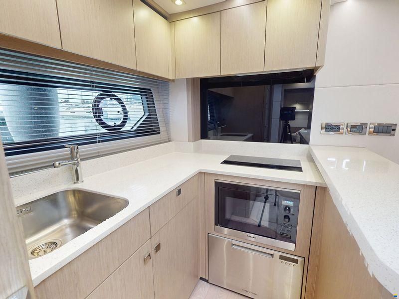 Sunseeker Predator 50