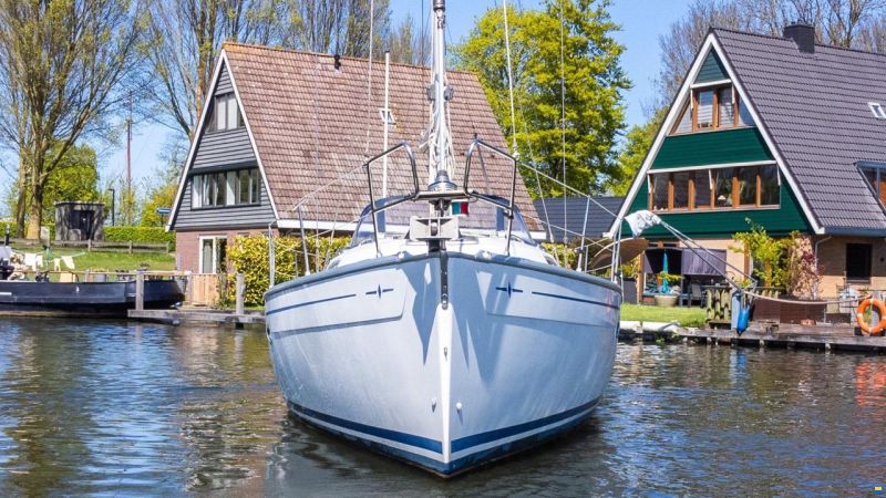 Bavaria 35