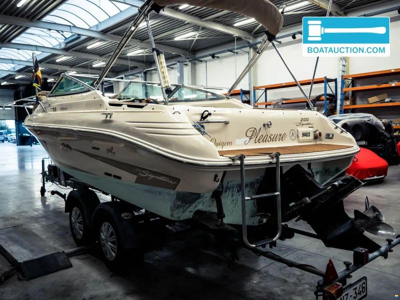 Sea Ray 200 Signature