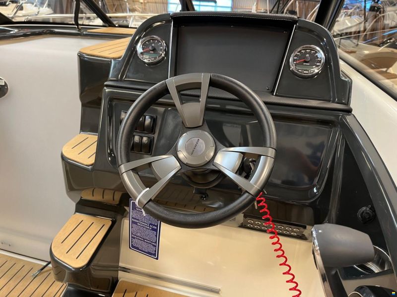 Quicksilver Activ 755 Cruiser med F225 M