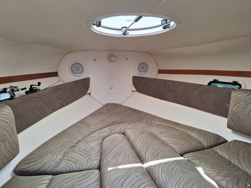 Four Winns Sundowner 225 Cuddy