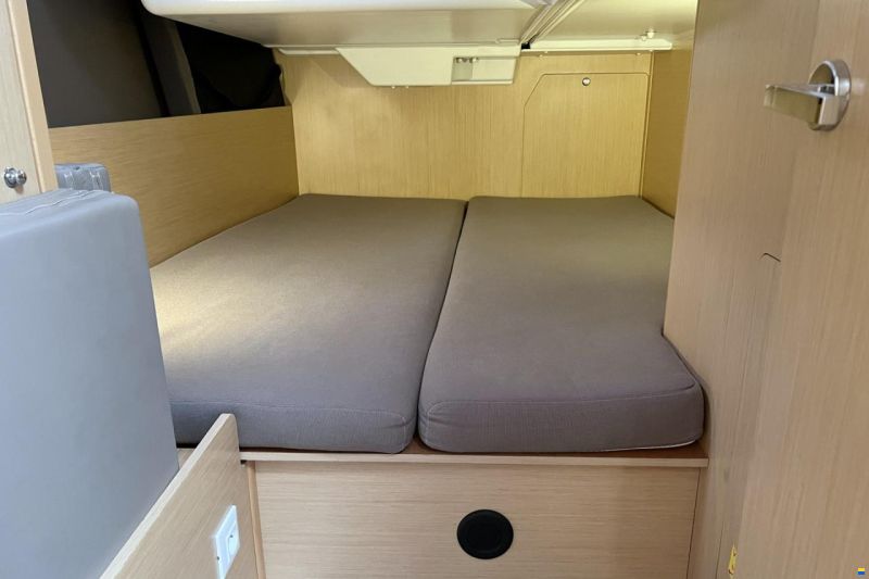 Beneteau Oceanis 38