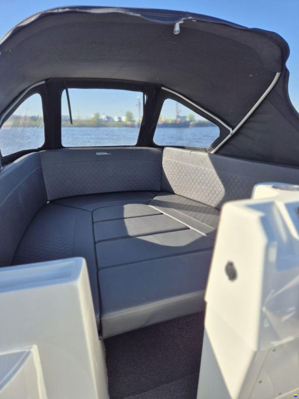 Topcraft 565 Tender