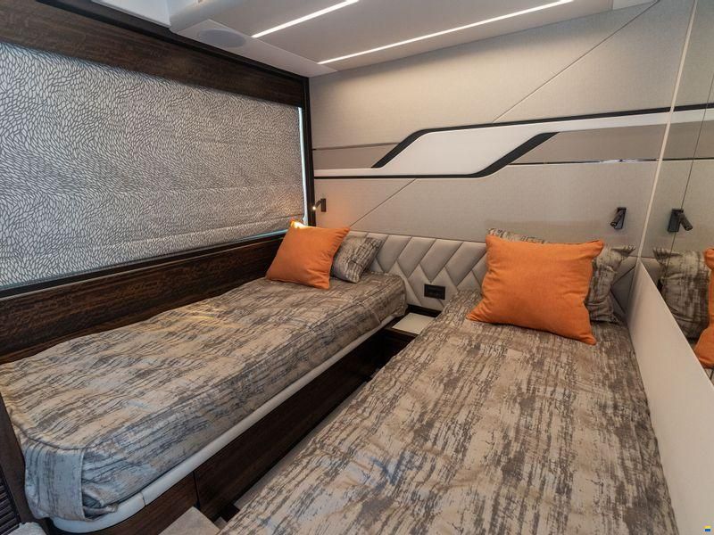 Sunseeker Predator 75