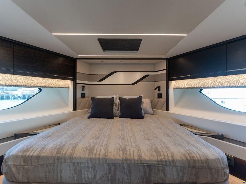 Sunseeker Predator 75