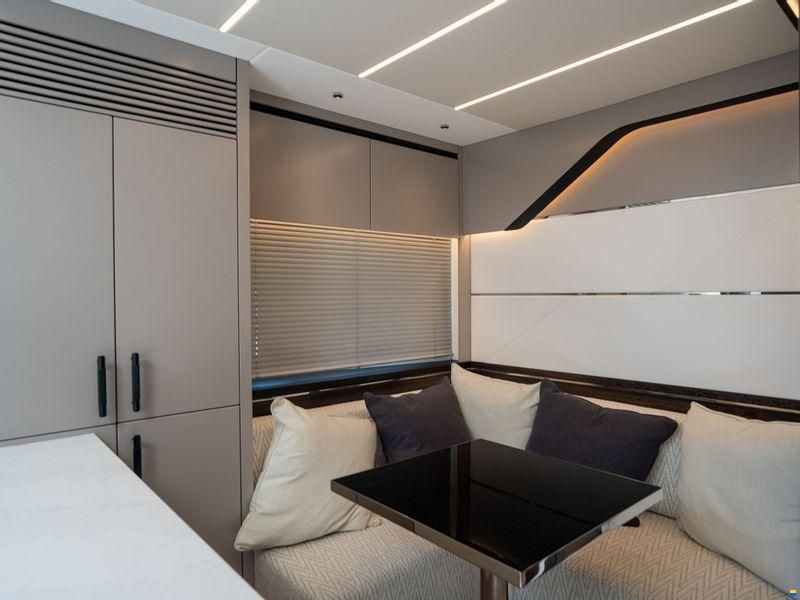 Sunseeker Predator 75