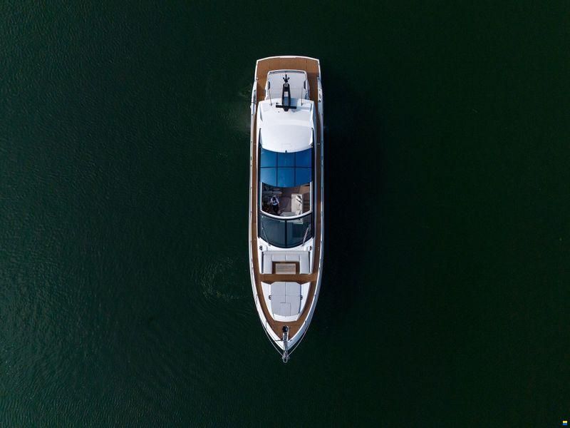 Sunseeker Predator 75
