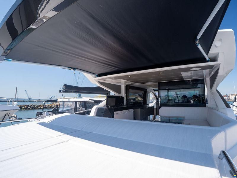 Sunseeker Predator 75