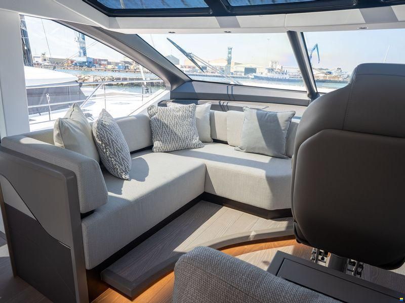 Sunseeker Predator 75
