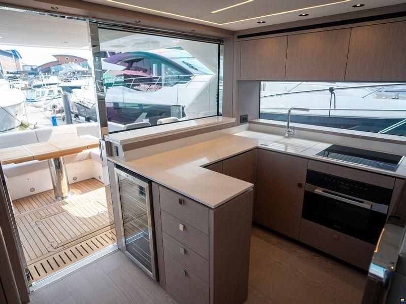 Sunseeker Manhattan 55