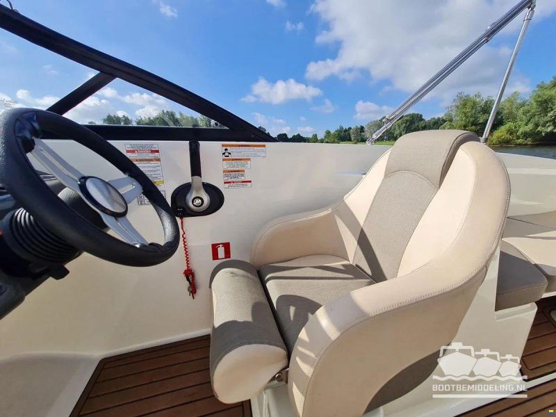 Bayliner VR6 Bowrider
