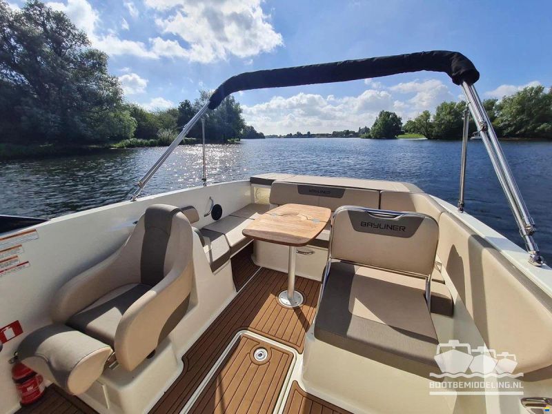 Bayliner VR6 Bowrider