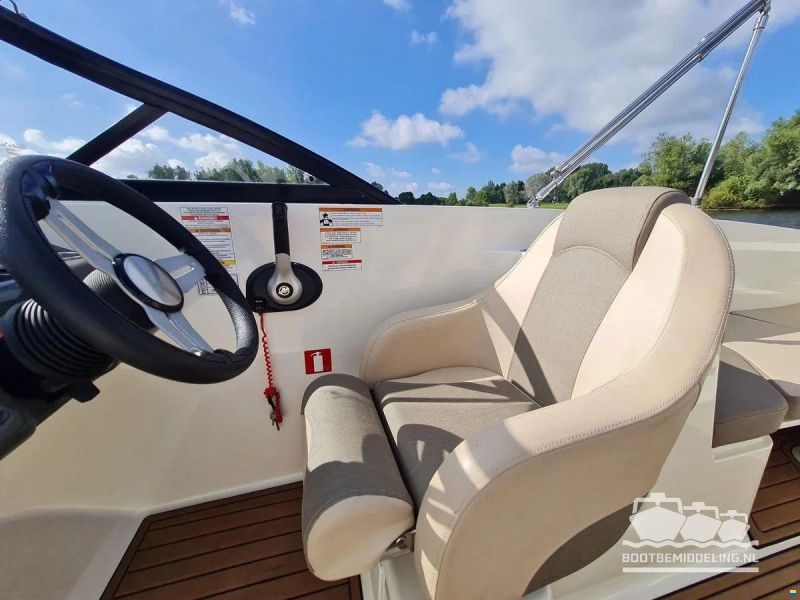 Bayliner VR6 Bowrider