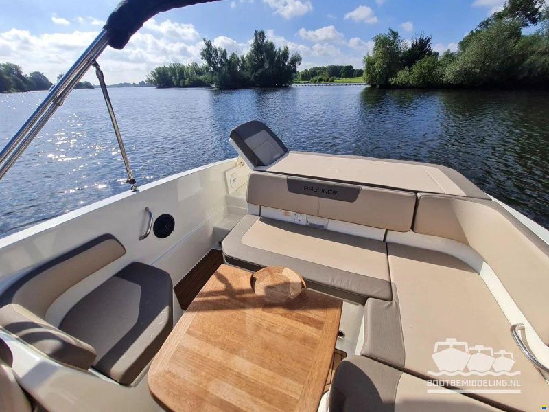 Bayliner VR6 Bowrider