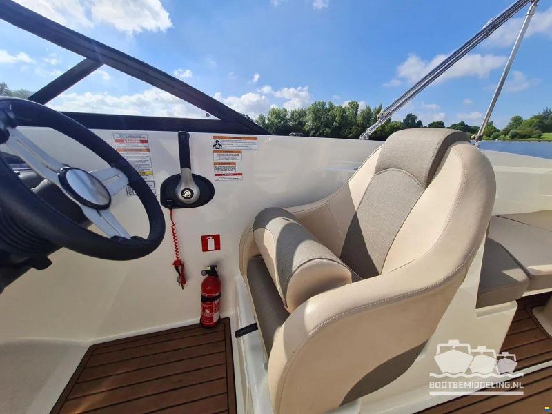 Bayliner VR6 Bowrider