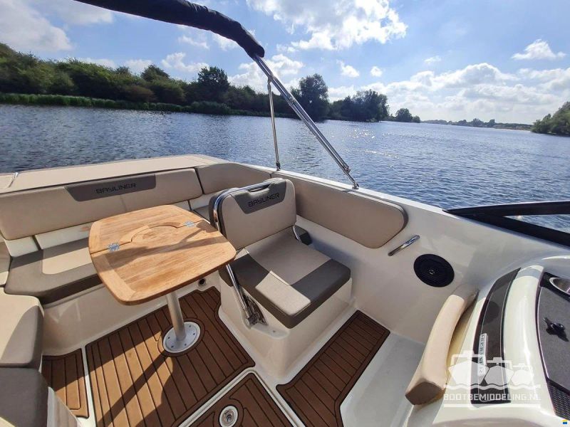 Bayliner VR6 Bowrider