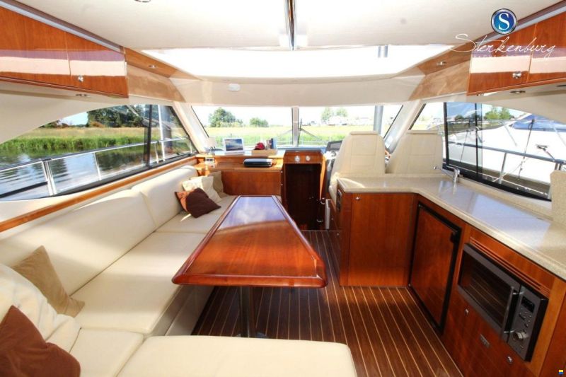Riviera Rivièra 4700 Sport Yacht