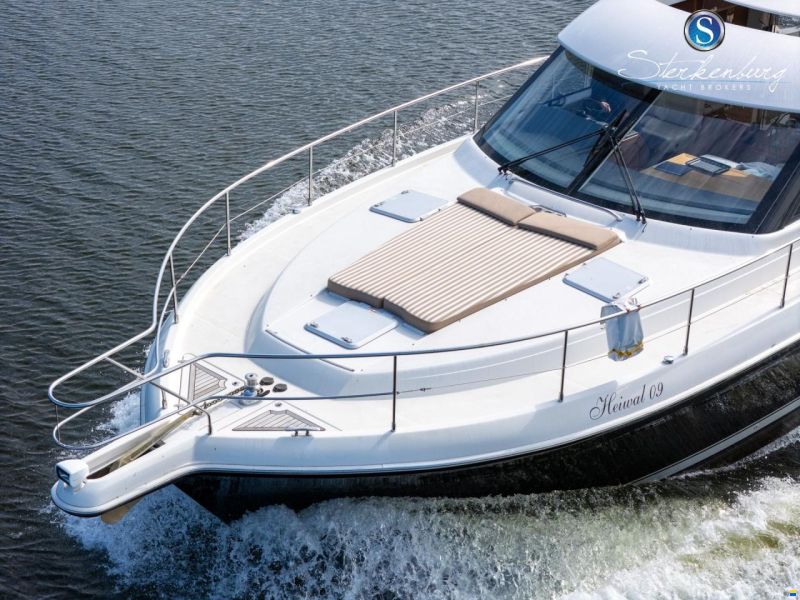 Riviera Rivièra 4700 Sport Yacht