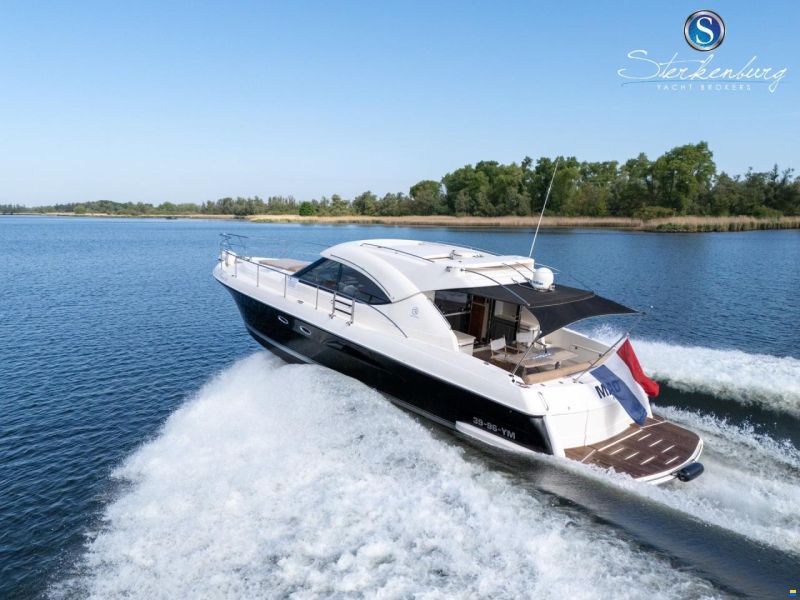 Riviera Rivièra 4700 Sport Yacht
