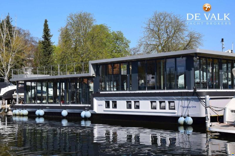 Luxe motor 24 m