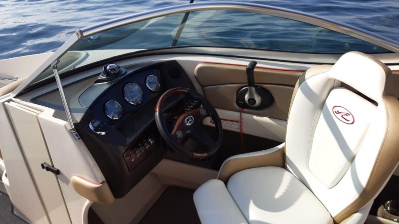 Sea Ray 210 SELECT