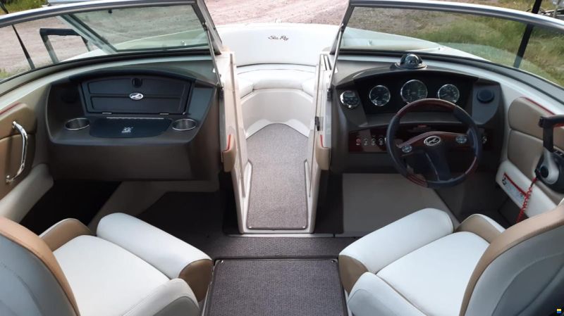 Sea Ray 210 SELECT