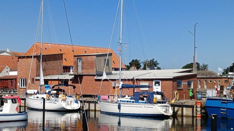 Bavaria 300