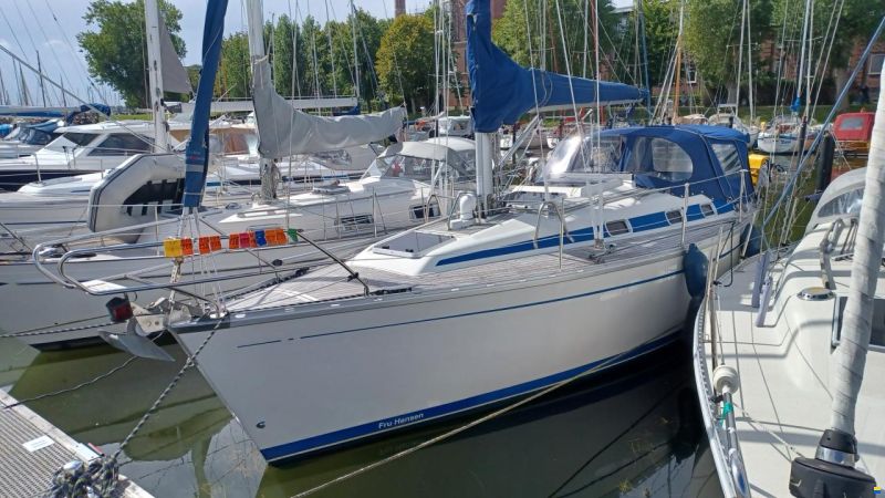 Bavaria 300
