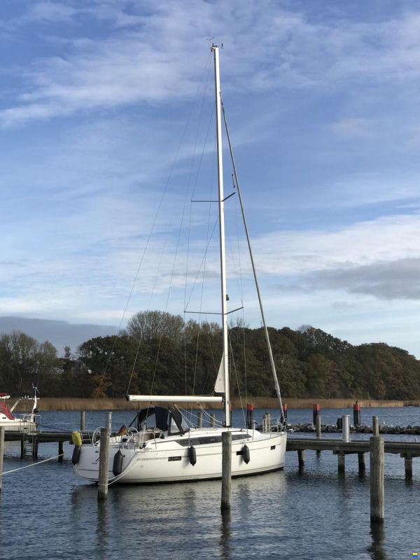 Bavaria Cruiser 37