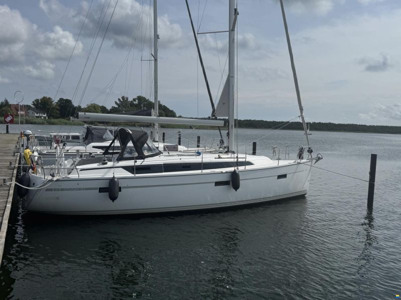 Bavaria Cruiser 37