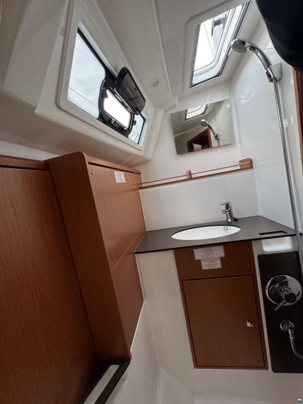 Bavaria Cruiser 37