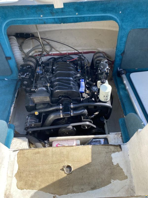 Bayliner 2350 Capri