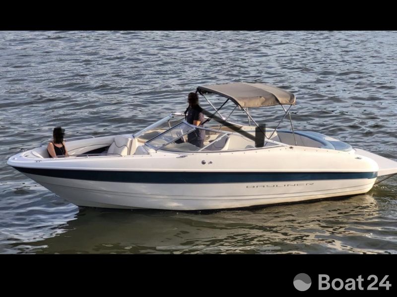 Bayliner 2350 Capri