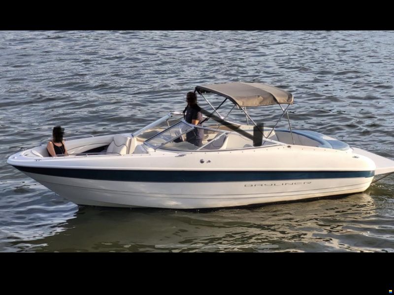 Bayliner 2350 Capri