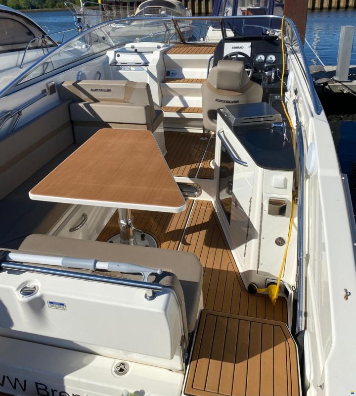 Quicksilver 805 Active Cruiser