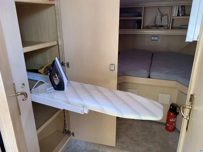 Van der Valk Vitesse 48