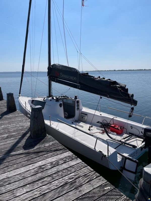 Seascape 24 / First 24 SE