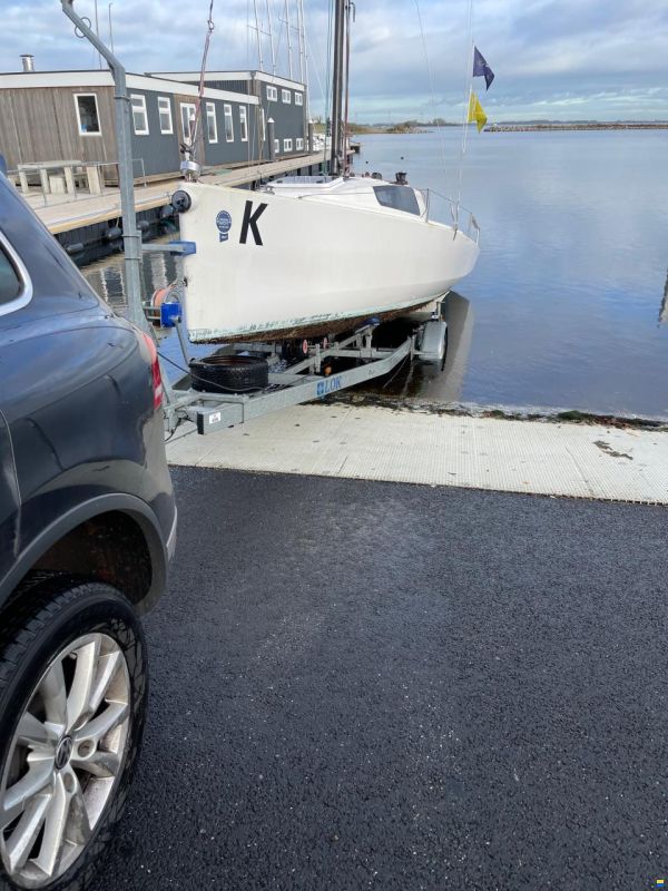 Seascape 24 / First 24 SE