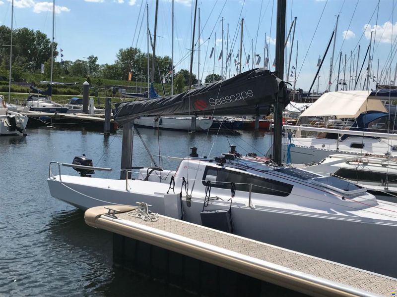 Seascape 24 / First 24 SE