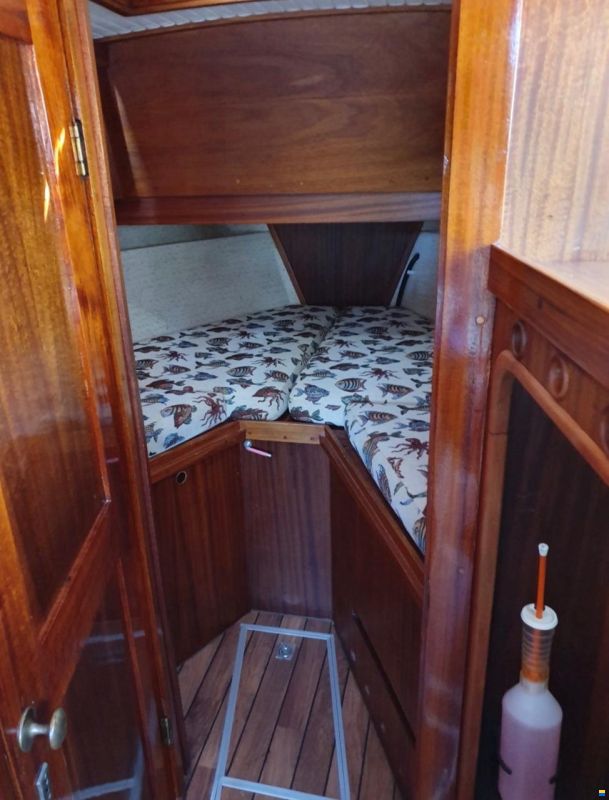 Nauticat 33