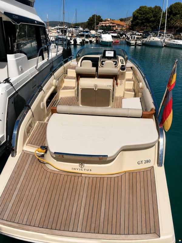 Invictus 280 GT
