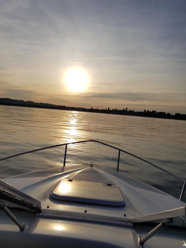 Glastron Motorschiff