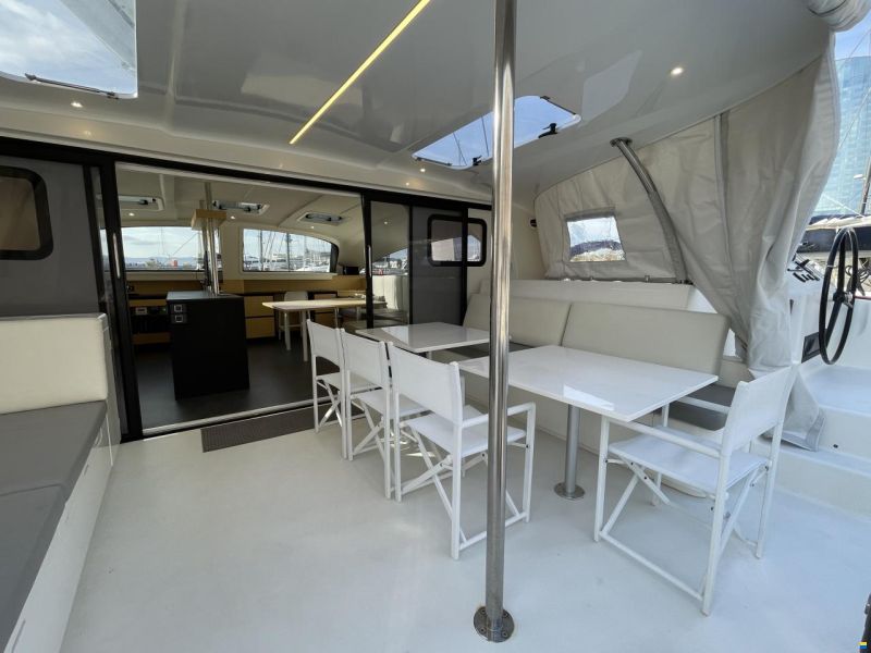 ICE CAT 61 Full Carbon