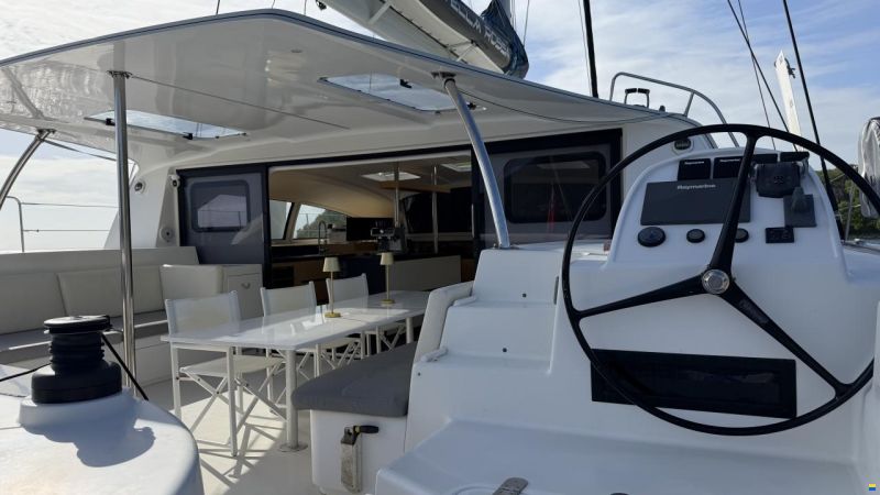 ICE CAT 61 Full Carbon