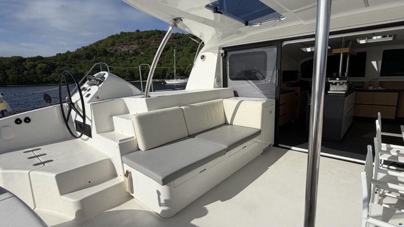 ICE CAT 61 Full Carbon