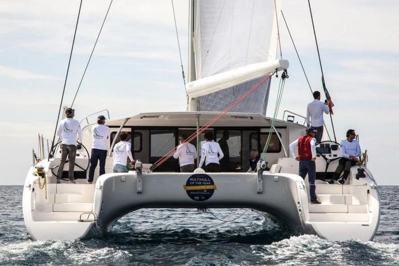 ICE CAT 61 Full Carbon